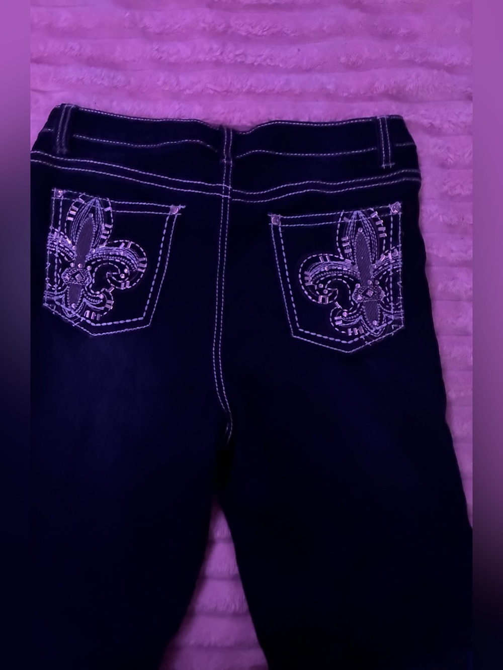 Women’s Embroidered Pocket Jeans